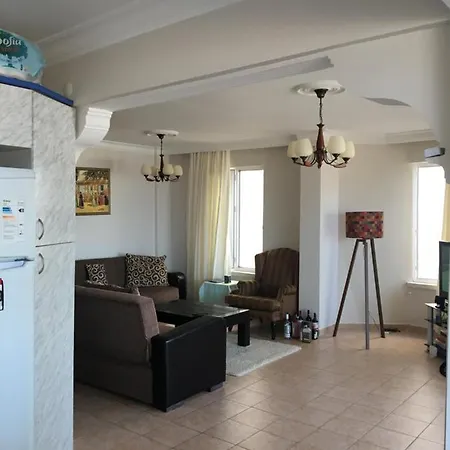 Comfortable Room In Amazing Terrace Flat B&B